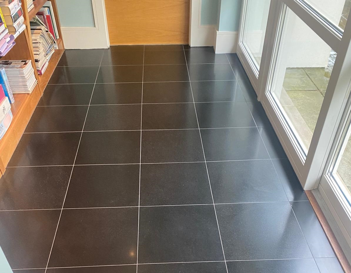 Black Granite Floor Tiles Polished with Stone Gel
